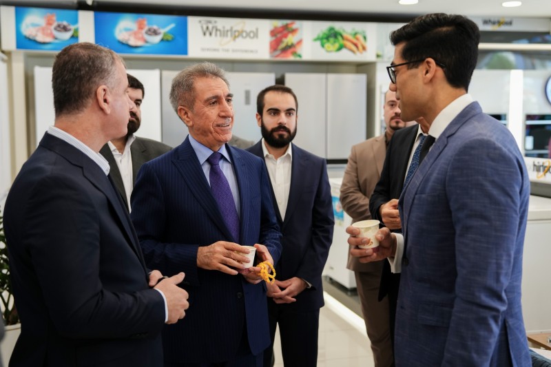 سەردانی بەڕێز نیڵ گەندڤدا، بەرپرسی یەکەی ئابووری کونسوڵی گشتی ئەمریکا لە هەولێر, بۆ شۆوڕوومی هەردوو براندی کاریەر و وێرپوول