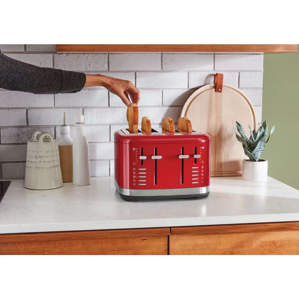 Photo of KitchenAid 4-Slice Classic Toaster, Color: EMPIRE RED | 5KMT4109EER