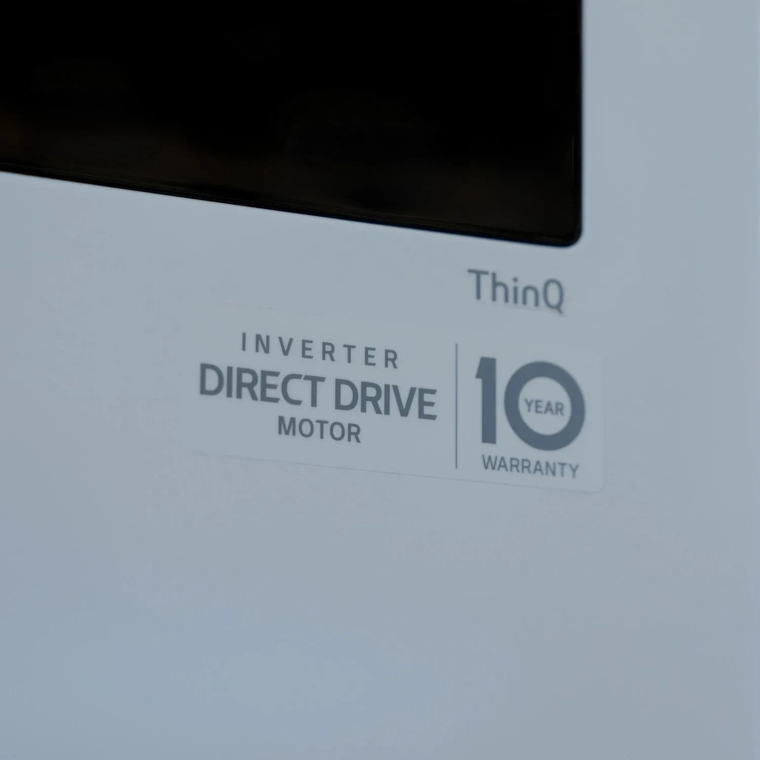 Photo of غسالة إل جي بسعة 20/10 كيلو، بتقنية AI DD™، البخار (Steam™)، و TurboWash™ 360، باللون الأبيض المميز