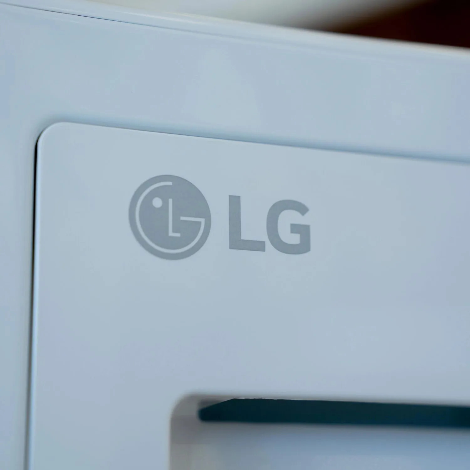 Photo of غسالة إل جي بسعة 20/10 كيلو، بتقنية AI DD™، البخار (Steam™)، و TurboWash™ 360، باللون الأبيض المميز