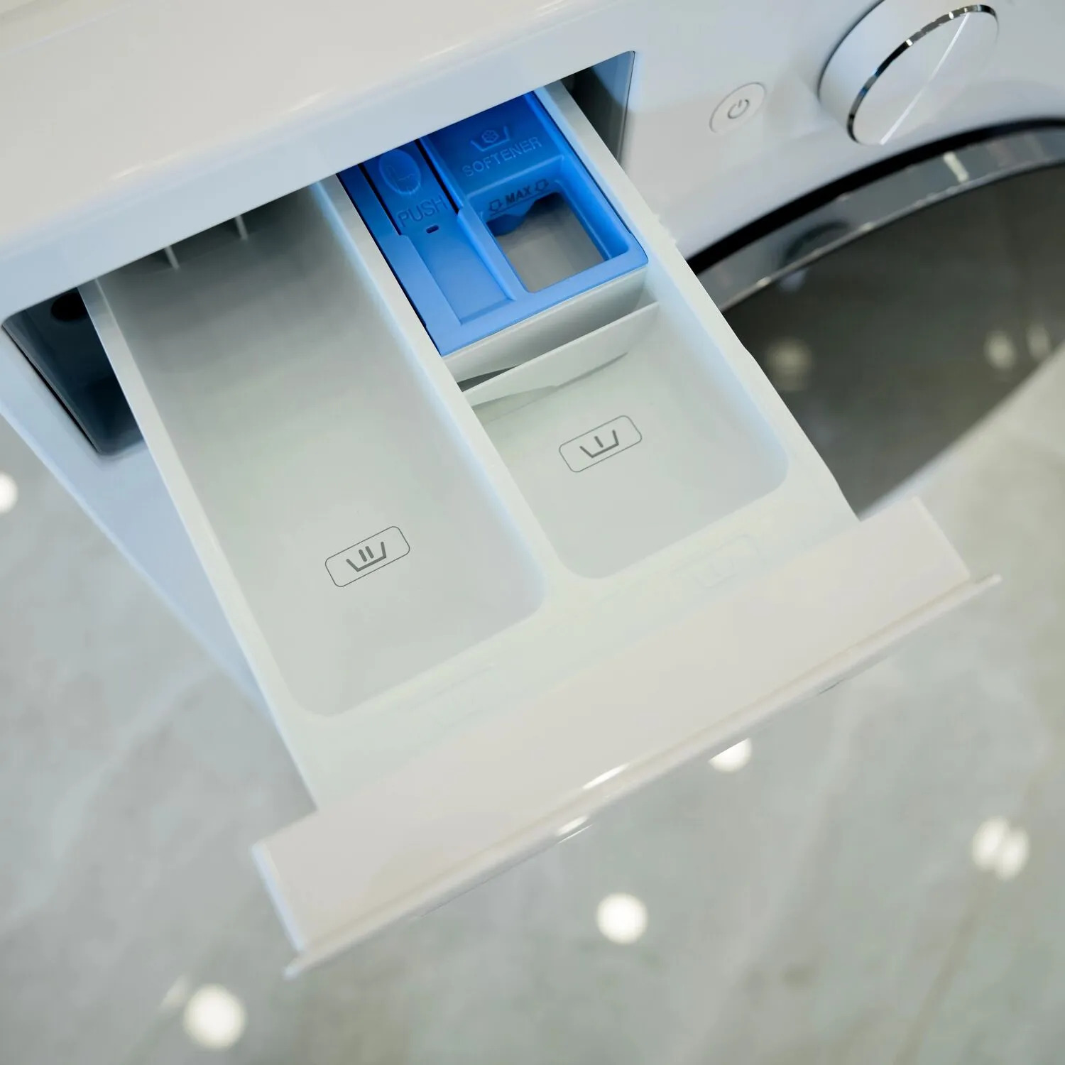 Photo of غسالة إل جي بسعة 20/10 كيلو، بتقنية AI DD™، البخار (Steam™)، و TurboWash™ 360، باللون الأبيض المميز