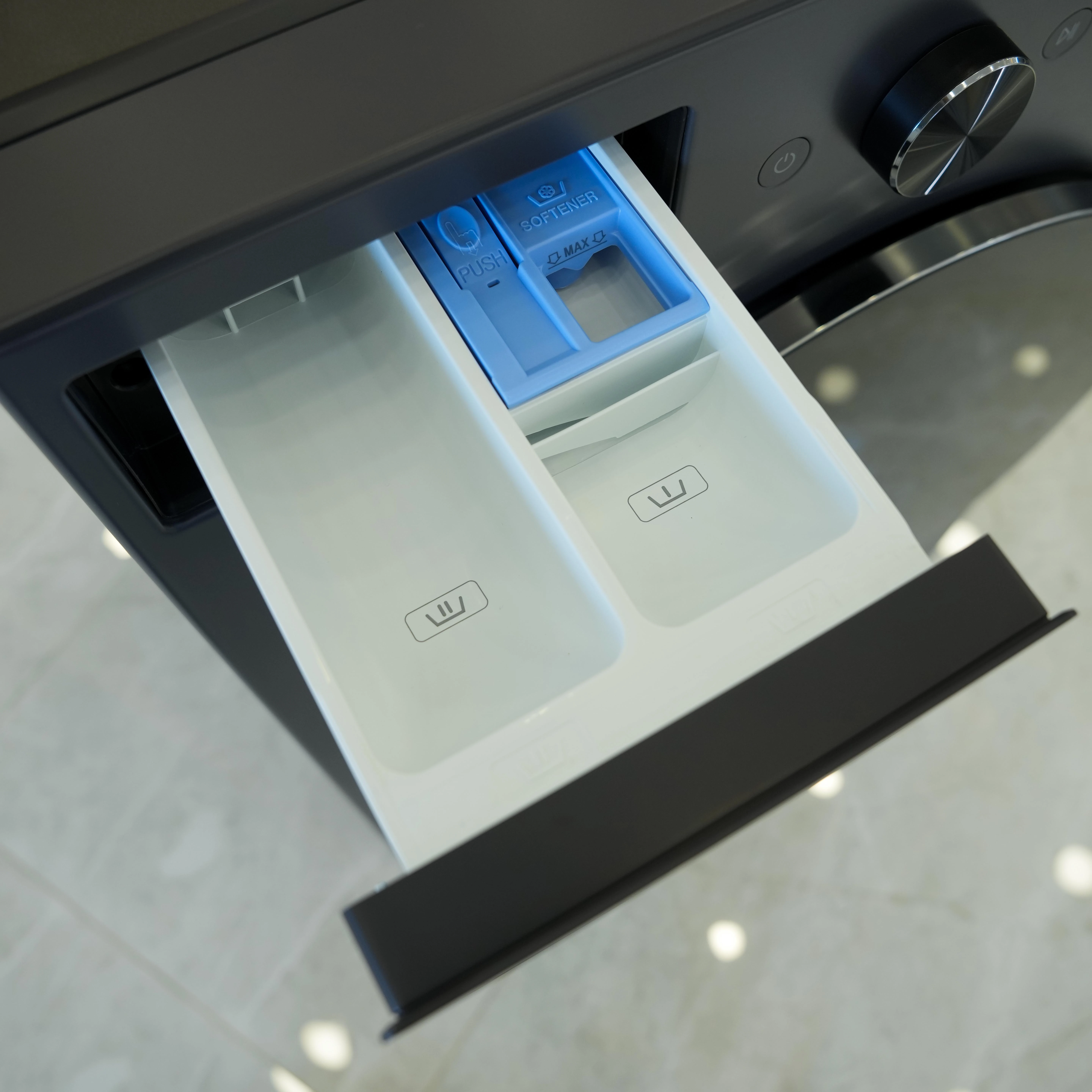 Photo of Washing Machine,15/8KG Capacity with AI DD™, Steam™, TurboWash™ 360, Essence Graphite