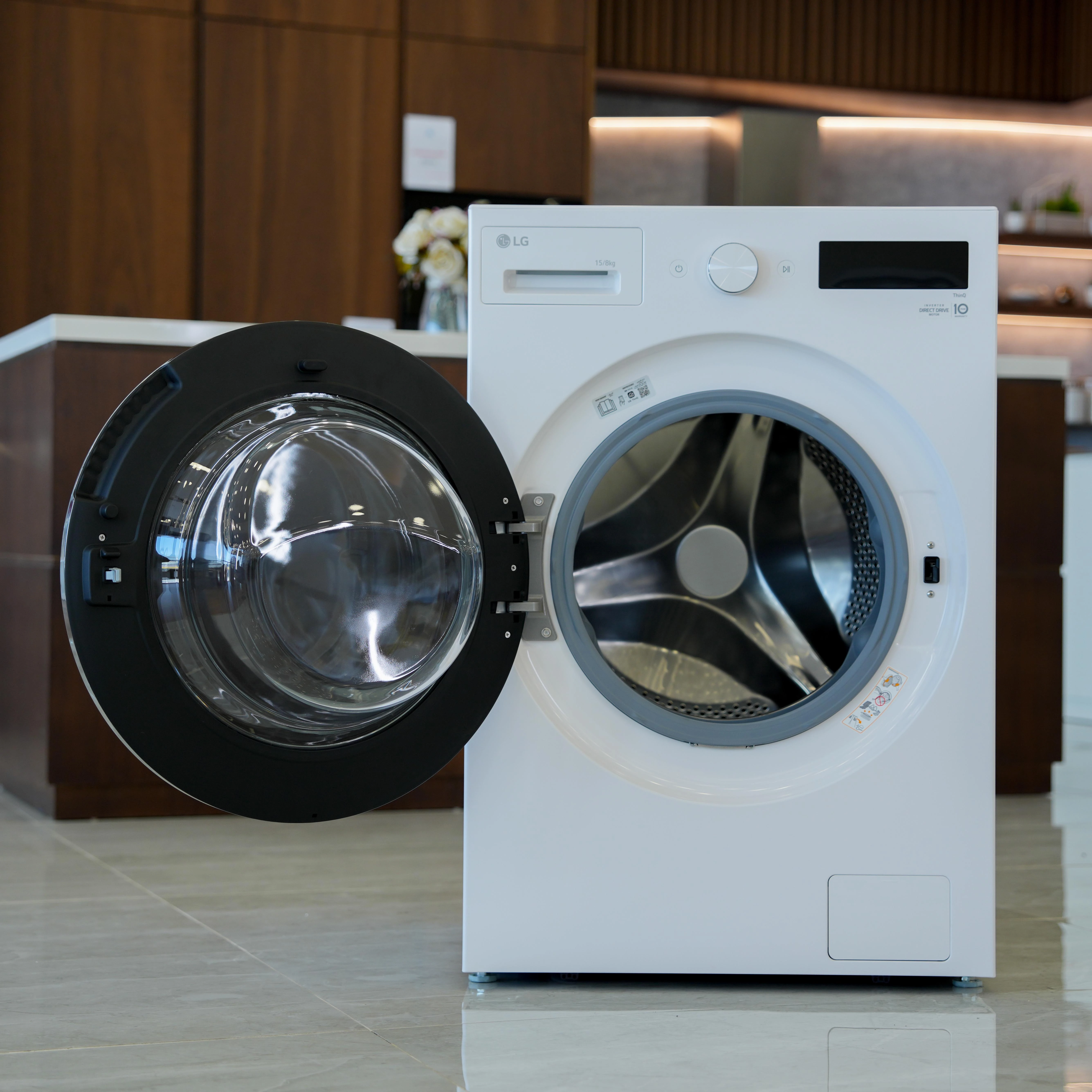 Photo of Washing Machine, 15/8KG Capacity with AI DD™, Steam™, TurboWash™ 360, Essence White