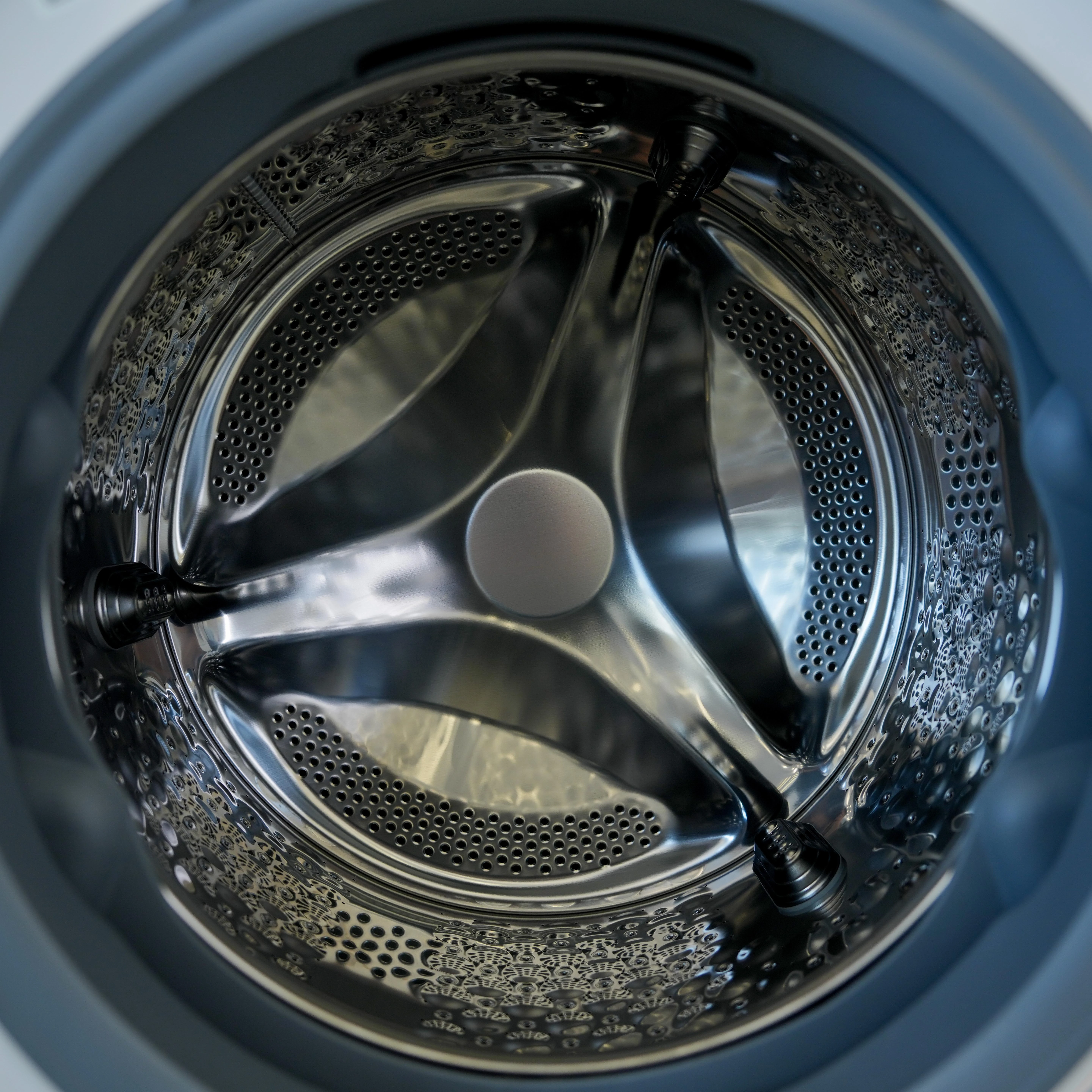 Photo of Washing Machine, 15/8KG Capacity with AI DD™, Steam™, TurboWash™ 360, Essence White