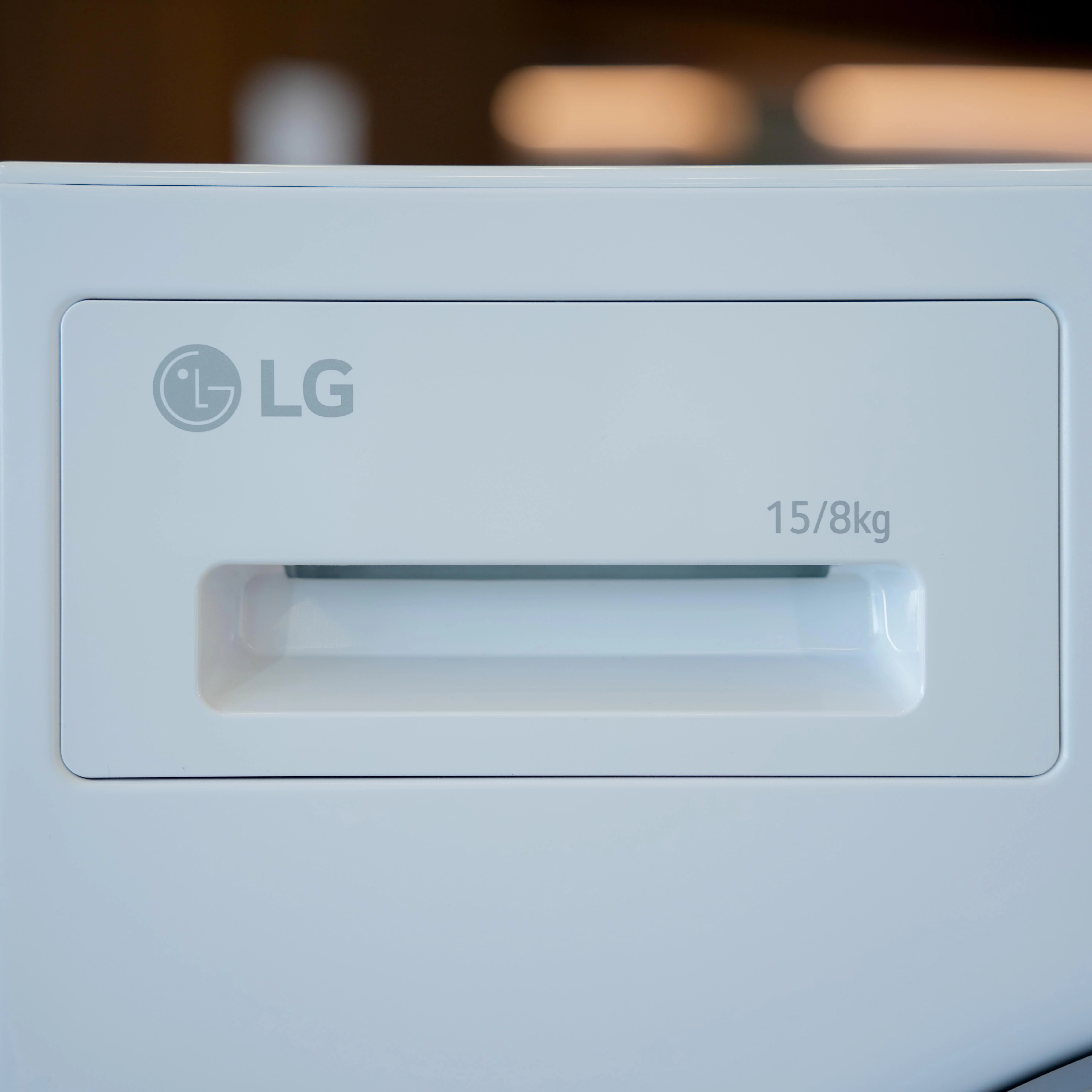 Photo of Washing Machine, 15/8KG Capacity with AI DD™, Steam™, TurboWash™ 360, Essence White