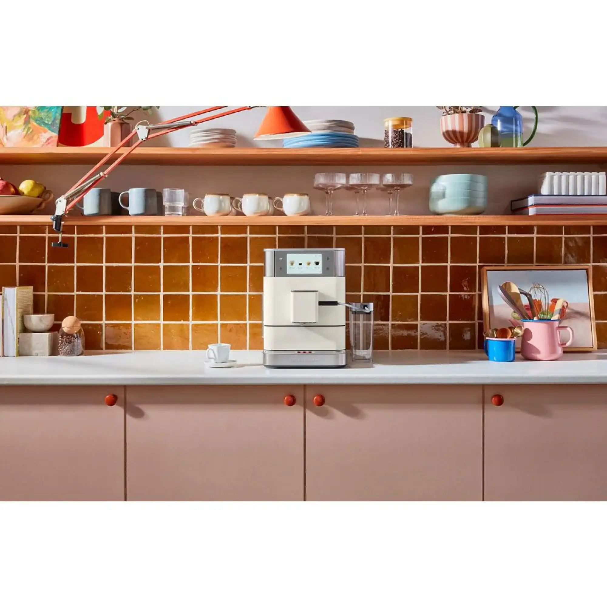 Photo of ماكينة صنع القهوة أوتوماتيكية بالكامل كيتشن أيد موديل KF8 - لون أبيض بورسلان | 5KES8558BPL