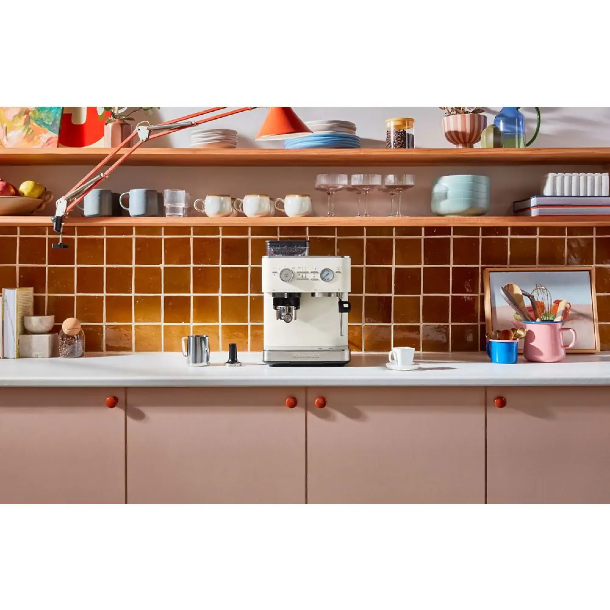 Photo of ماكينة صنع قهوة إسبريسو نصف أوتوماتيكية من كيتشن أيد موديل 5KES6551BPL - لون أبيض بورسلين (Porcelain White) | ضمان لمدة 2 سنةماكينة صنع قهوة إسبريسو نصف أوتوماتيكية من كيتشن أيد موديل 5KES6551BPL - لون أبيض بورسلين (Porcelain White) | 