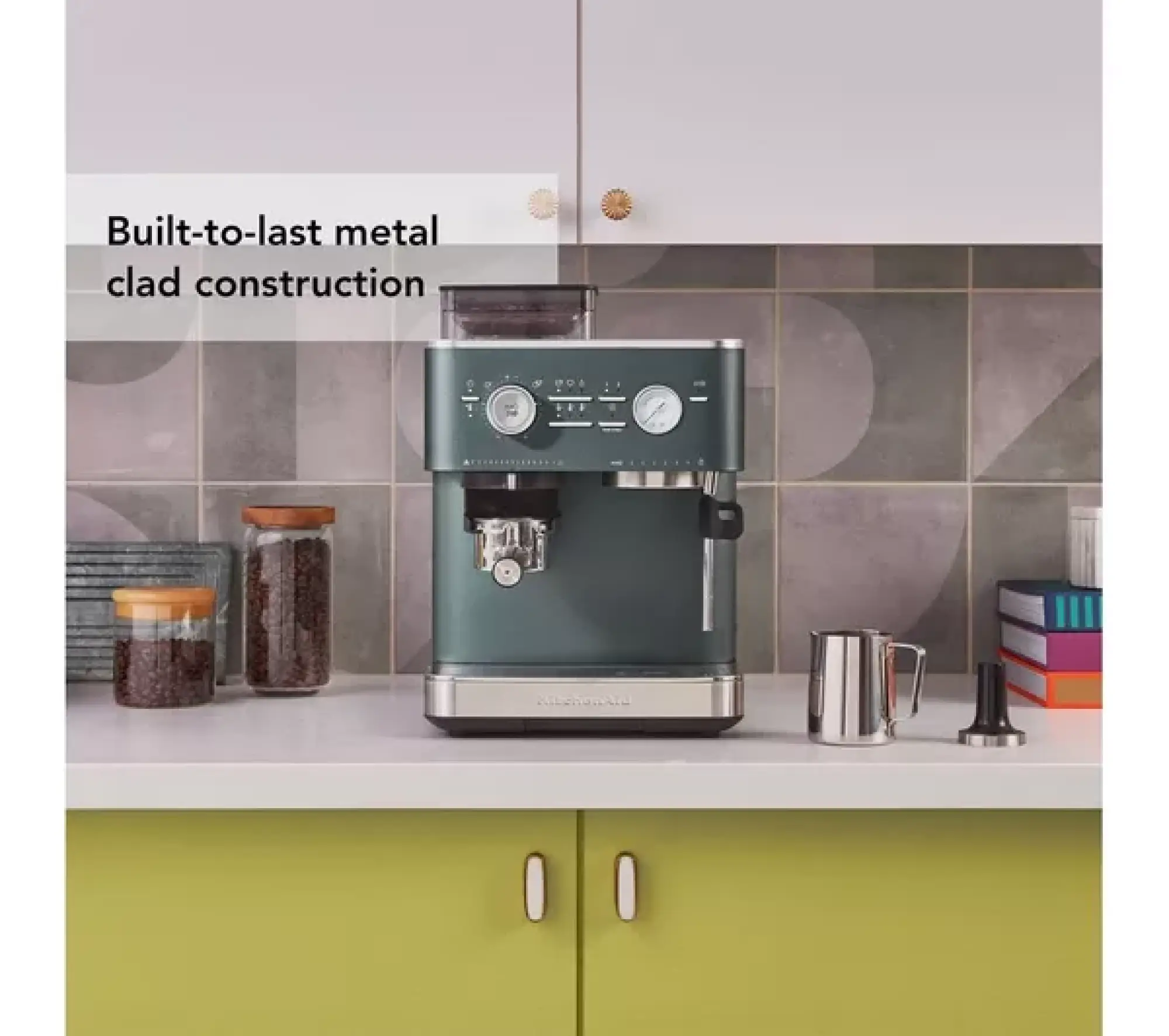 Photo of صانعة القهوة شبه الأوتوماتيكية كيتشن إيد لون أخضر غامق (جونيبر) 5KES6551BJP