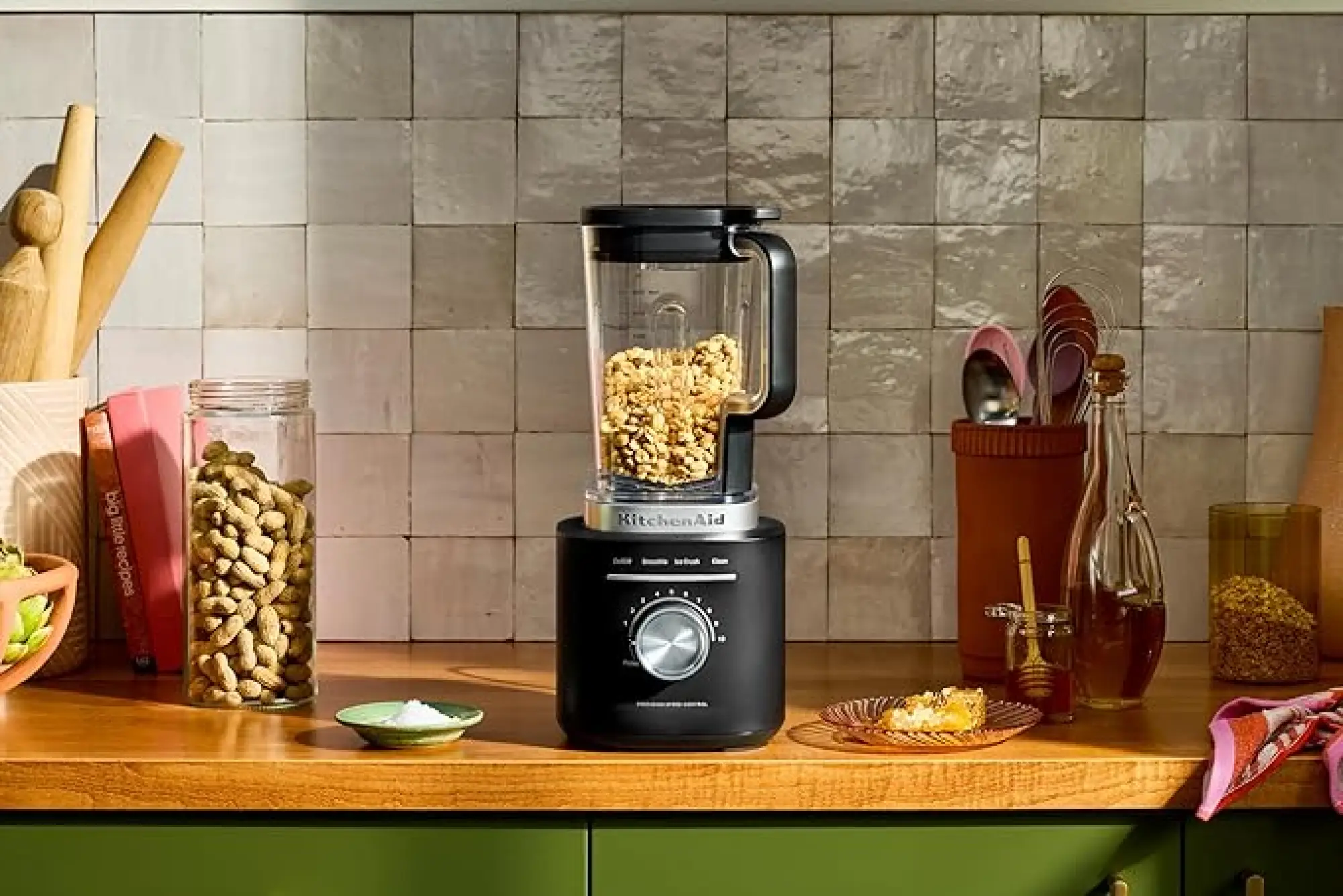 Photo of KitchenAid Pure Power Blender - Matte Black (5KSB2073BBM)