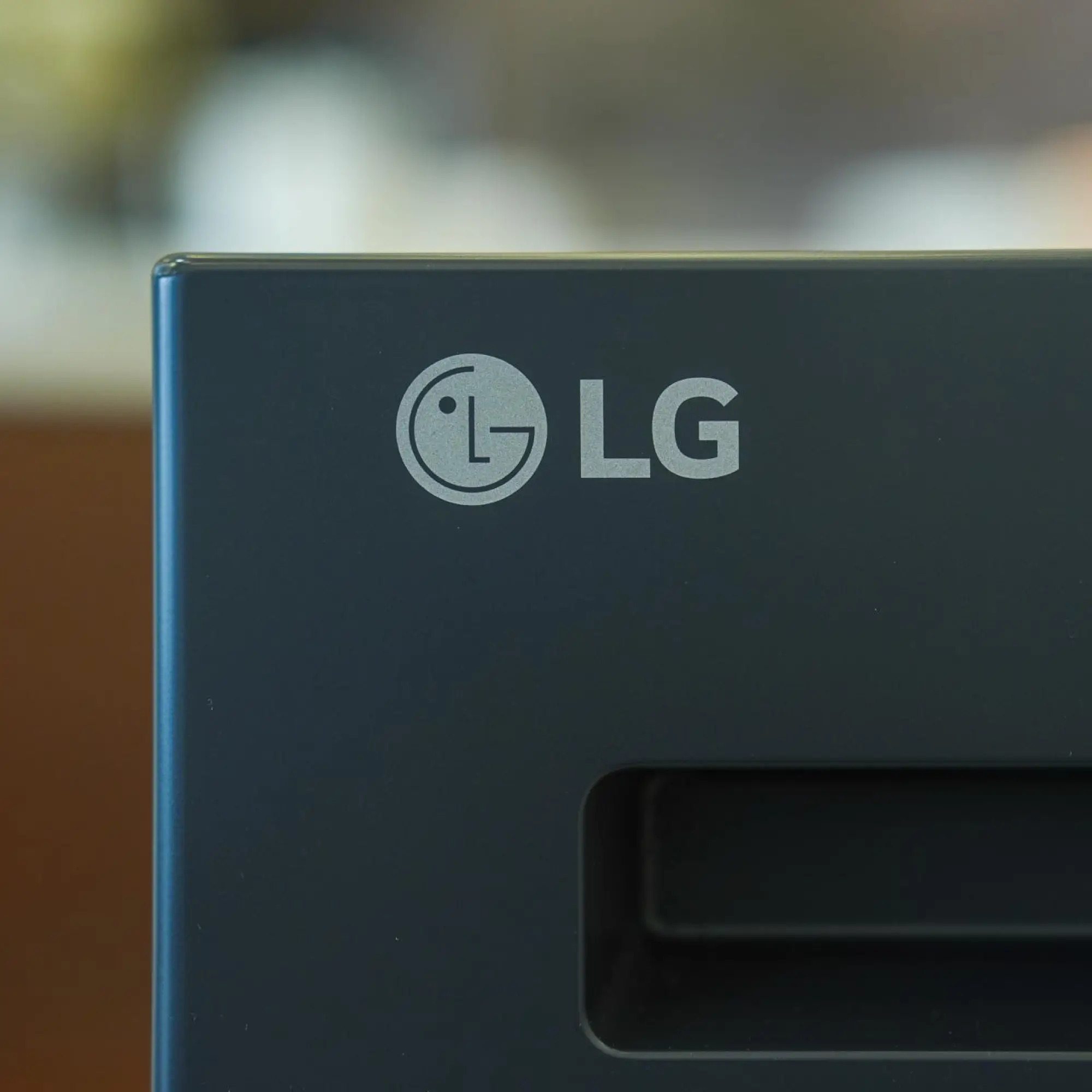 Photo of مجفف ملابس LG سعة 10 كجم بتقنية الذكية (Dual Inverter Heat Pump) باللون رمادي غامق (E-Graphite).