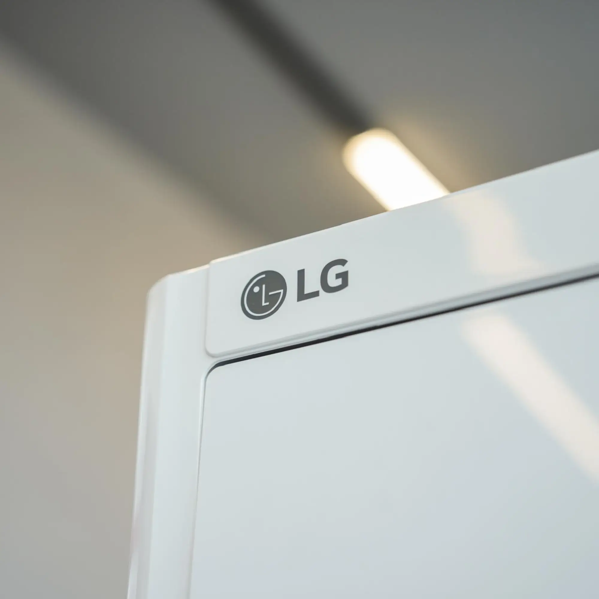 Photo of 3 Ton LG Floor-Standing Split Air Conditioner (Inverter), Model APNW36GT3EA, featuring 6 Steps I-Control Ampere, Tropical T3 Compressor, and Fast Cooling & Heating.