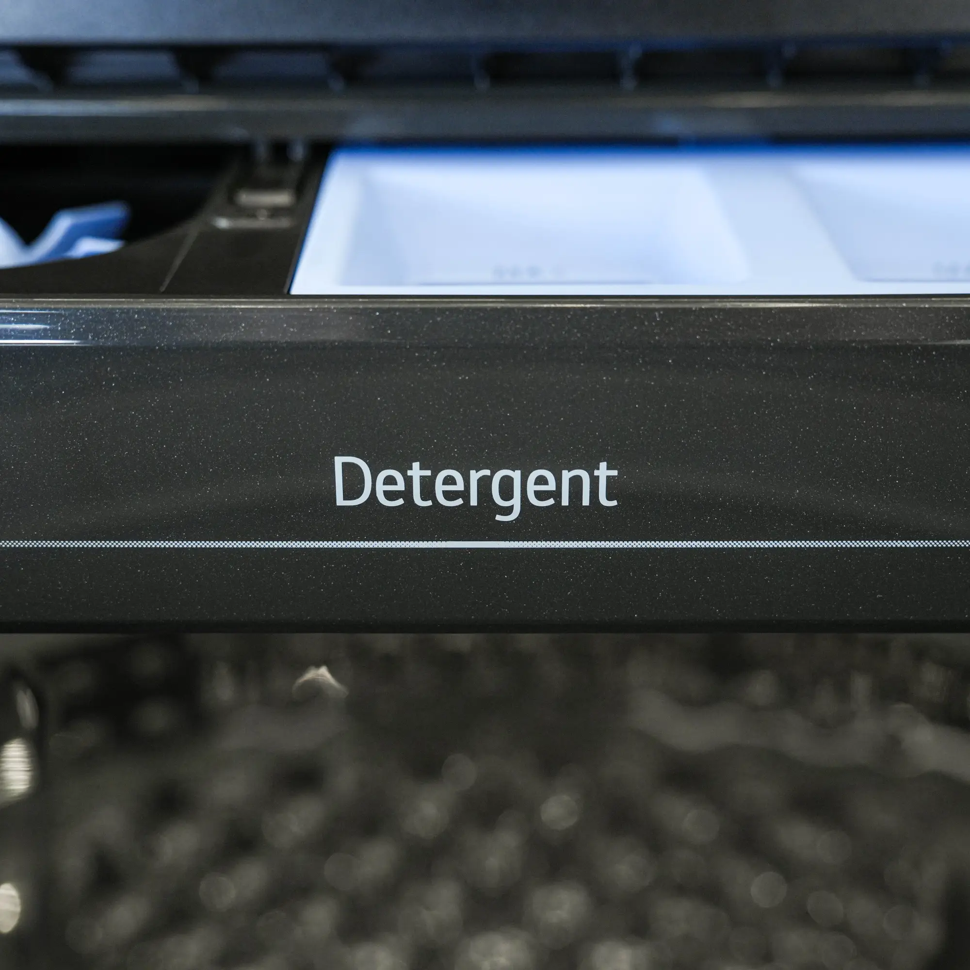 Photo of غسالة ملابس إل جي فتحة علوية، سعة 19 كجم مع تقنيات AI DD و TurboWash  والتشخيص الذكي - لون أسود معدني.