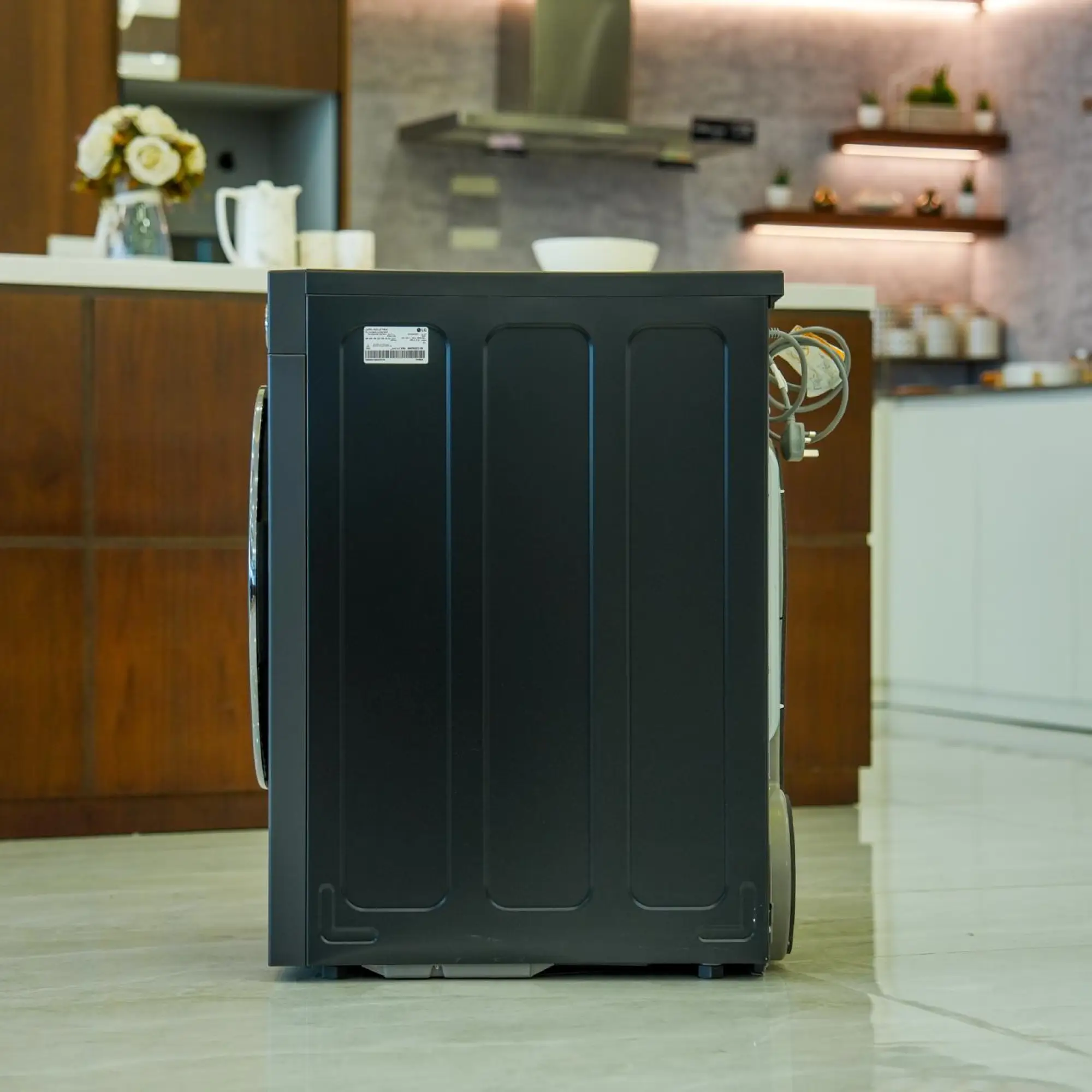 Photo of مجفف ملابس LG سعة 10 كجم بتقنية الذكية (Dual Inverter Heat Pump) باللون رمادي غامق (E-Graphite).